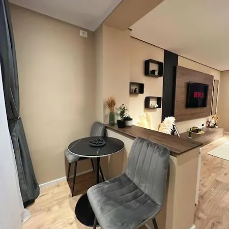 Studio 7- A Chic Urban Hideaway, 10Min Walk To City Center Timisoara Exterior photo