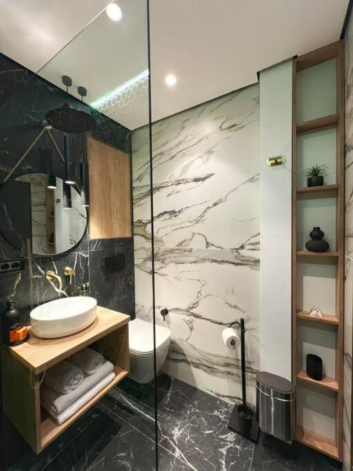 דירה 7- A Chic Urban Hideaway, 10min Walk To Center