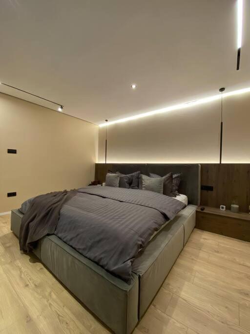 7- A Chic Urban Hideaway, 10min Walk To Center טימישוארה